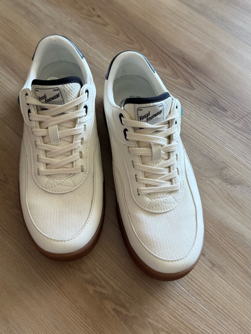 Vessi Courtside Classic White/Black W8